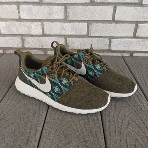 Nike Roshe Run shoes